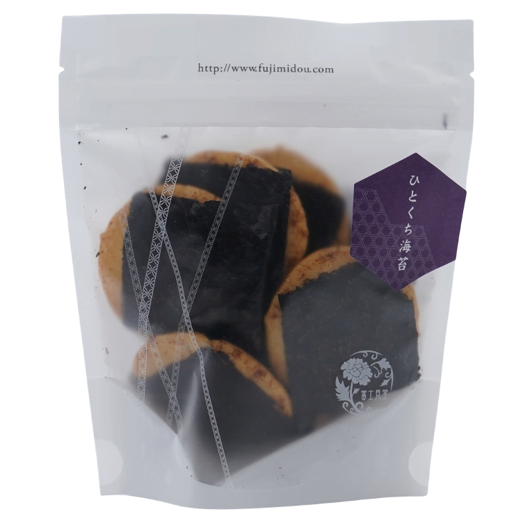 Rice cracker with seaweed leaves soy sauce flavour